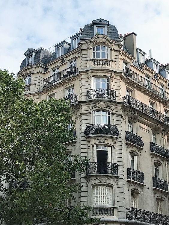 Immeuble haussmannien à Paris